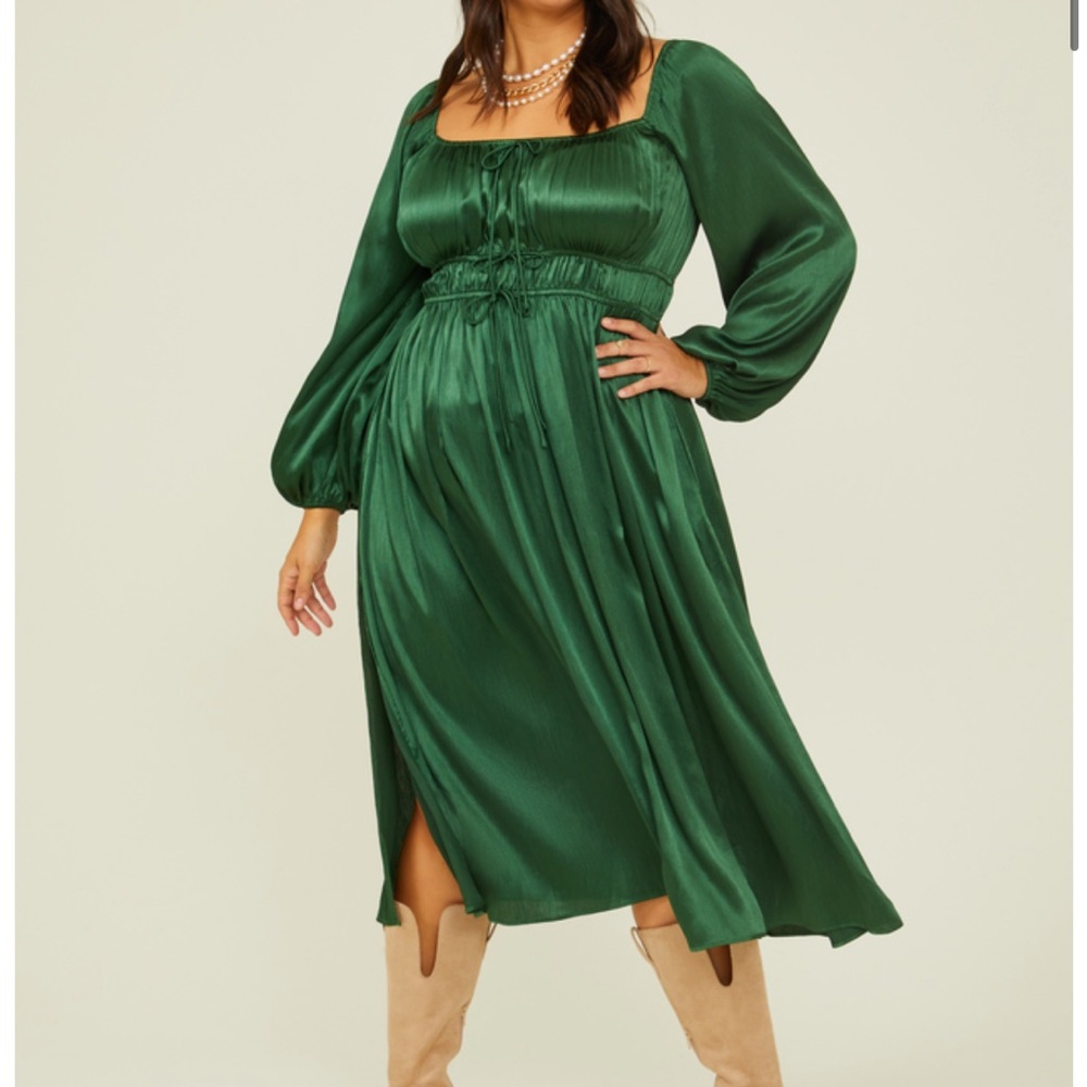 Beautiful green dress, worn only once. In perfect condition.